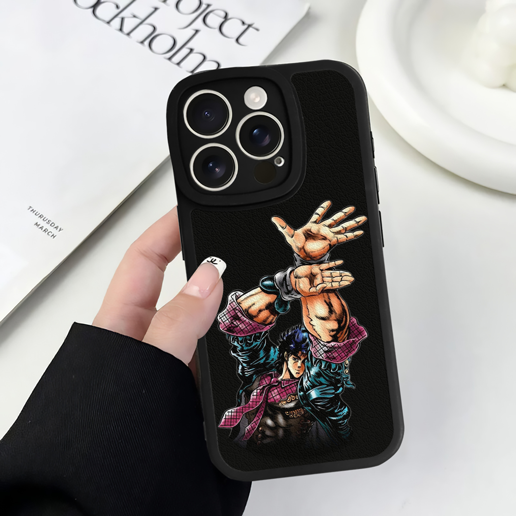 （画像用） ジョジョの奇妙な冒険 /ジョナサン?ジョースター JoJo's Bizarre Adventure Jonathan Joestar 【iPhone 16シリーズ対応】シリコンスマホケース（レザー調） 材質：シリコン